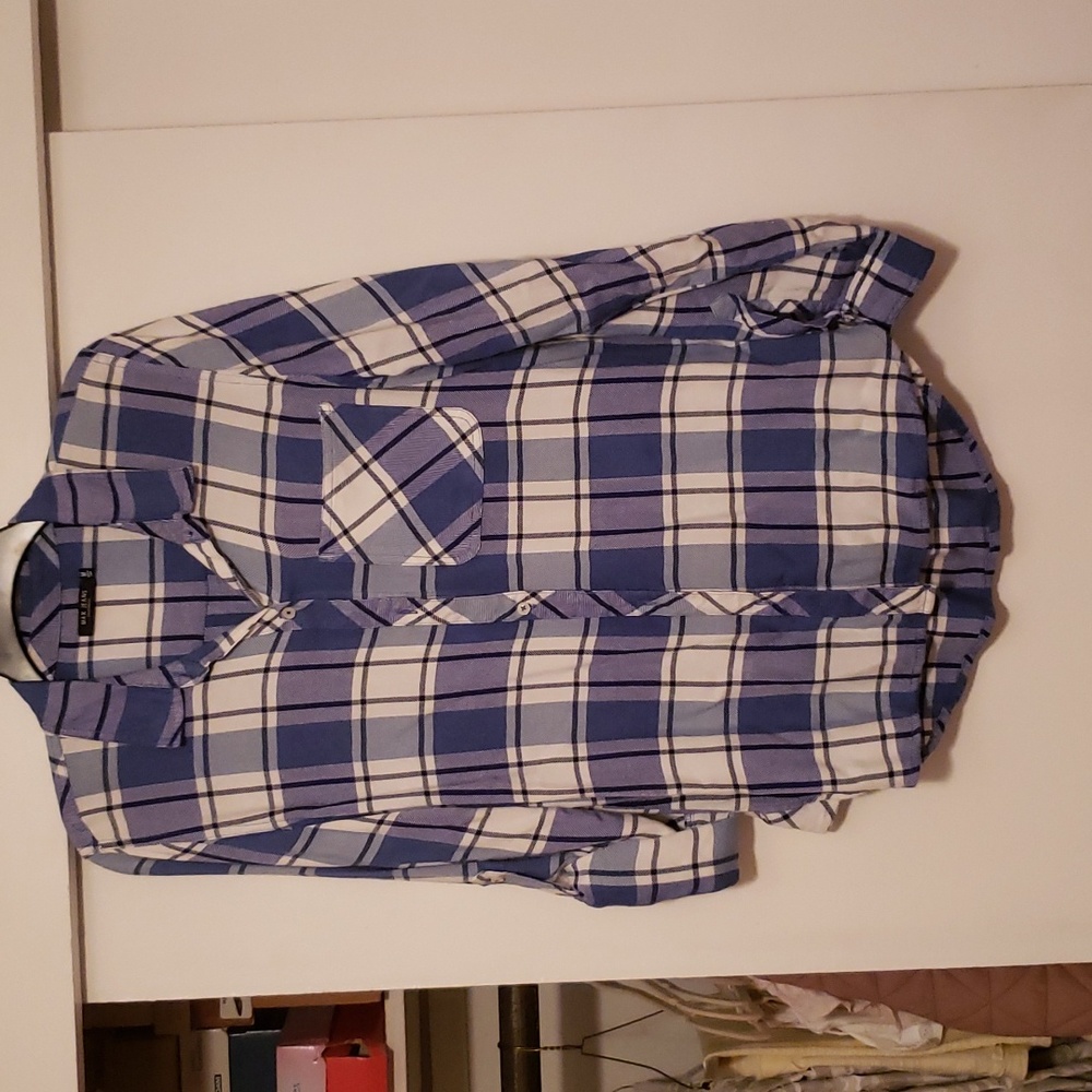 Max Jeans flannel shirt.  Dize medium. White and blues checkered.